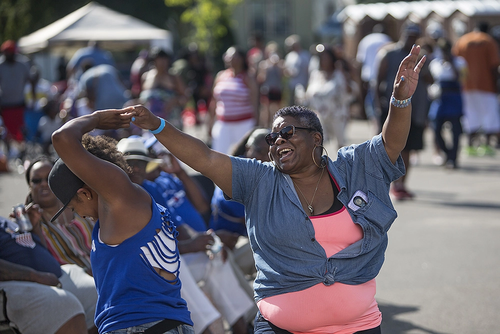 women outside Pillsbury United Communities